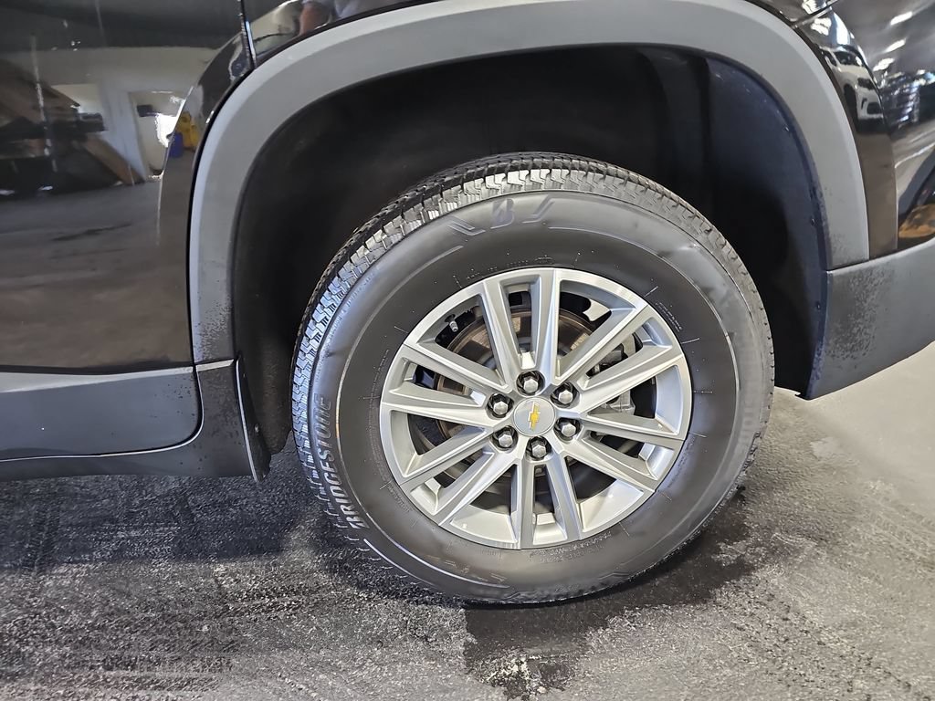 Used 2023 Chevrolet Traverse LT w/ LPO, Floor Liner Package AWD/4WD image 34