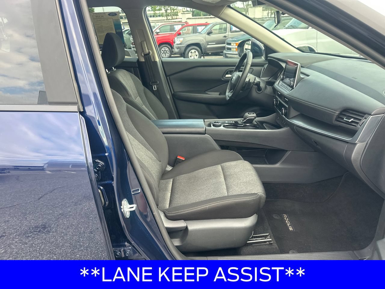 Used 2025 Nissan Rogue SV AWD/4WD image 15