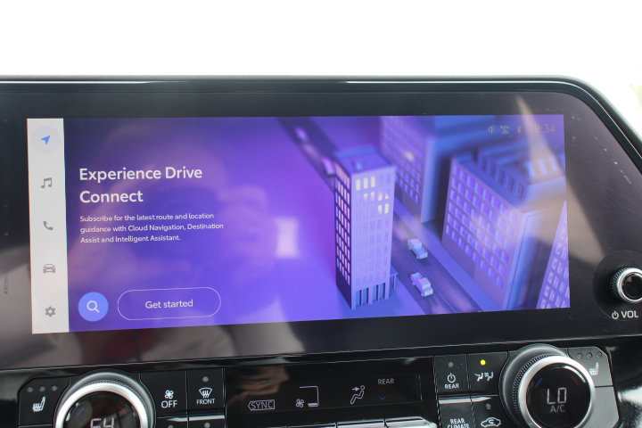 Certified 2024 Toyota Highlander XLE image 30