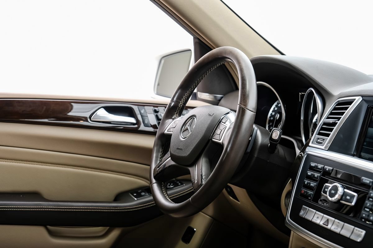 Used 2015 Mercedes-Benz ML 350 4MATIC w/ Premium 1 Package image 12