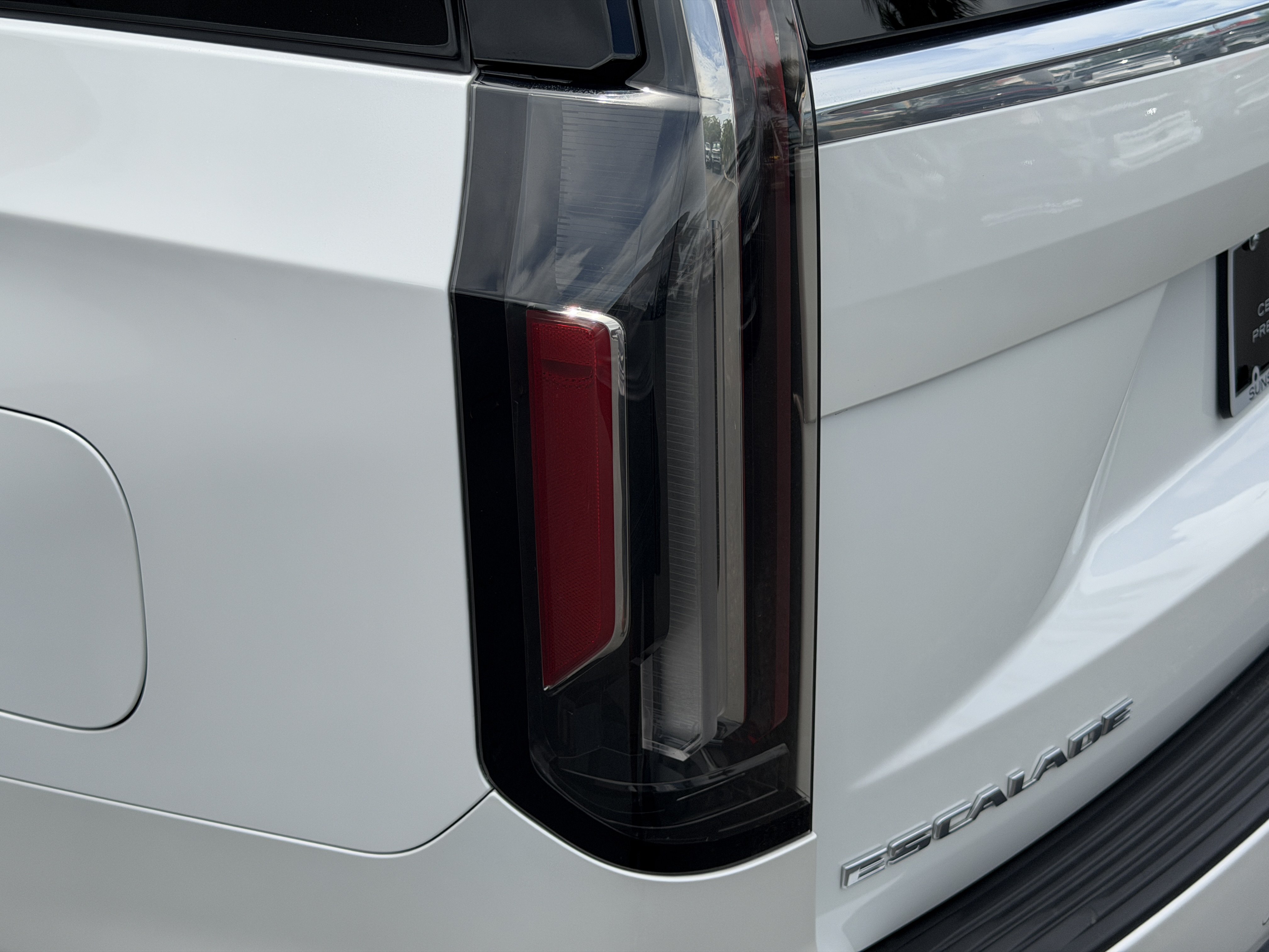 Certified 2024 Cadillac Escalade ESV Premium Luxury Platinum w/ LPO, Floor Liner Package AWD/4WD image 10
