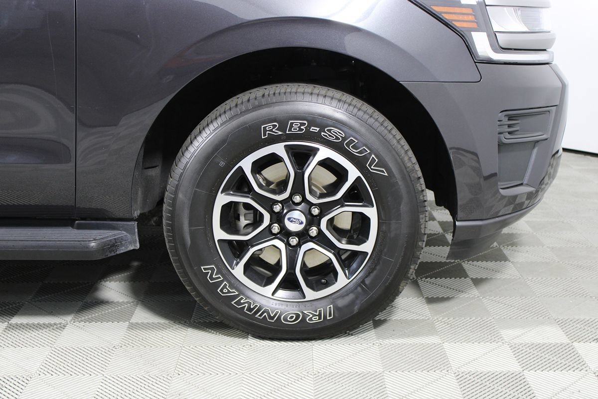 Used 2024 Ford Expedition XLT RWD image 8
