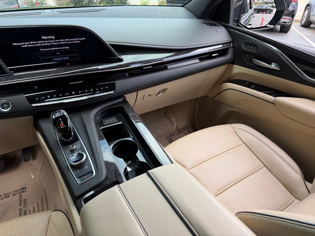 Used 2022 Cadillac Escalade Premium Luxury w/ Performance Package AWD/4WD image 44