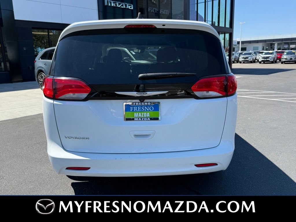 Used 2023 Chrysler Voyager LX FWD image 9