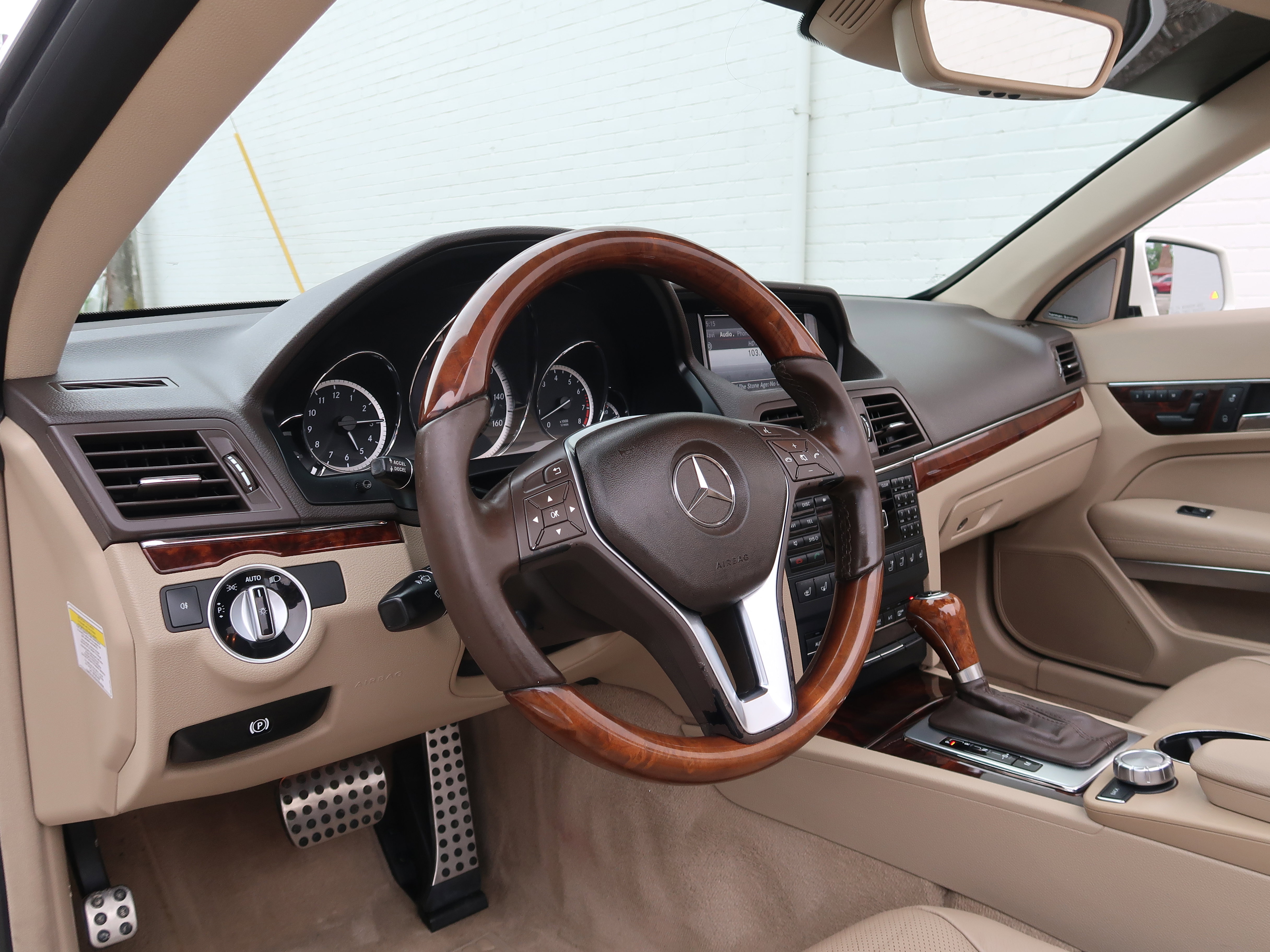 Used 2013 Mercedes-Benz E 550 Cabriolet image 29
