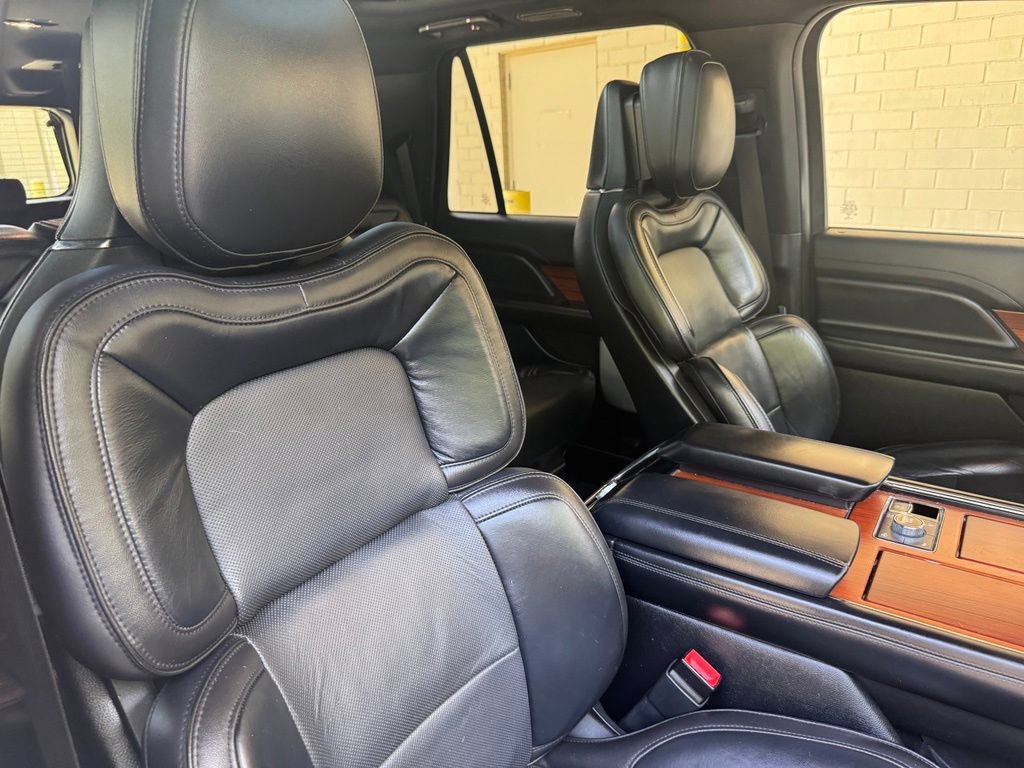 Used 2018 Lincoln Navigator L Reserve w/ Technology Package AWD/4WD image 34
