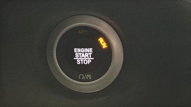 Used 2025 Chrysler Pacifica Limited image 23