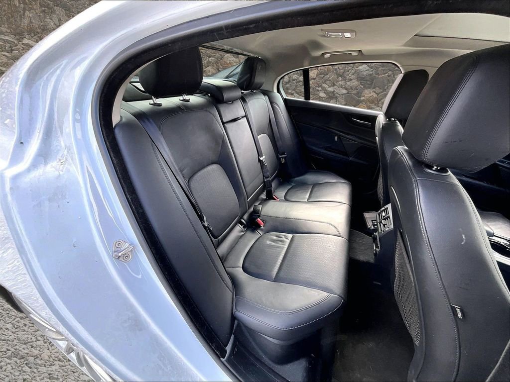 Used 2017 Jaguar XE First Edition image 24