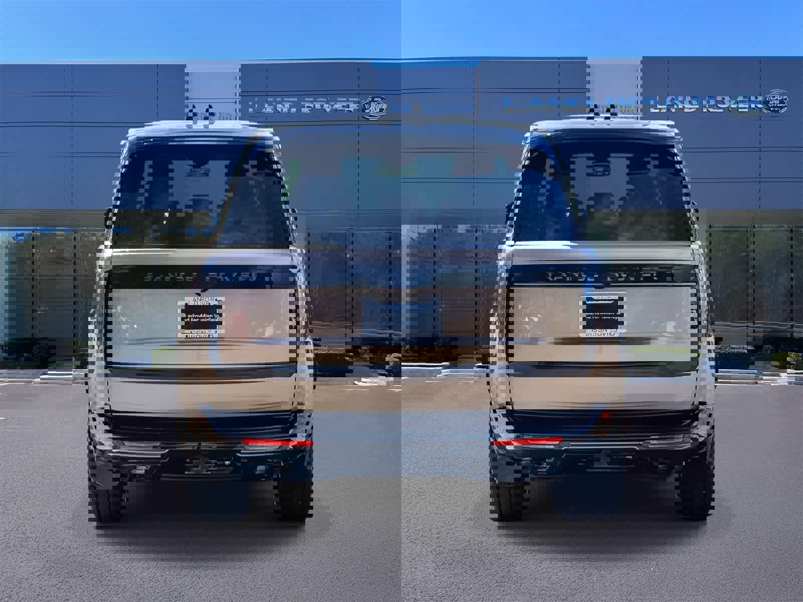 New 2026 Land Rover Range Rover Long Wheelbase SE image 5