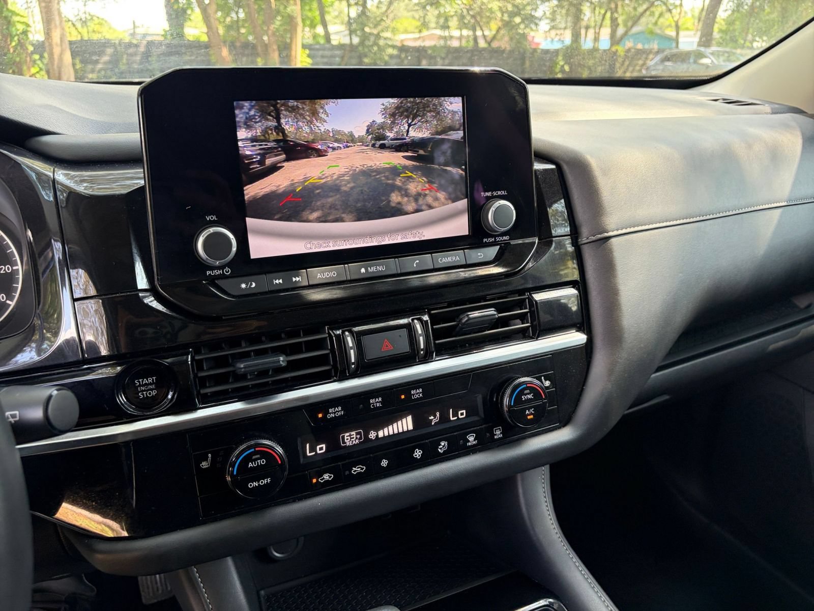 Used 2025 Nissan Pathfinder SV FWD image 26