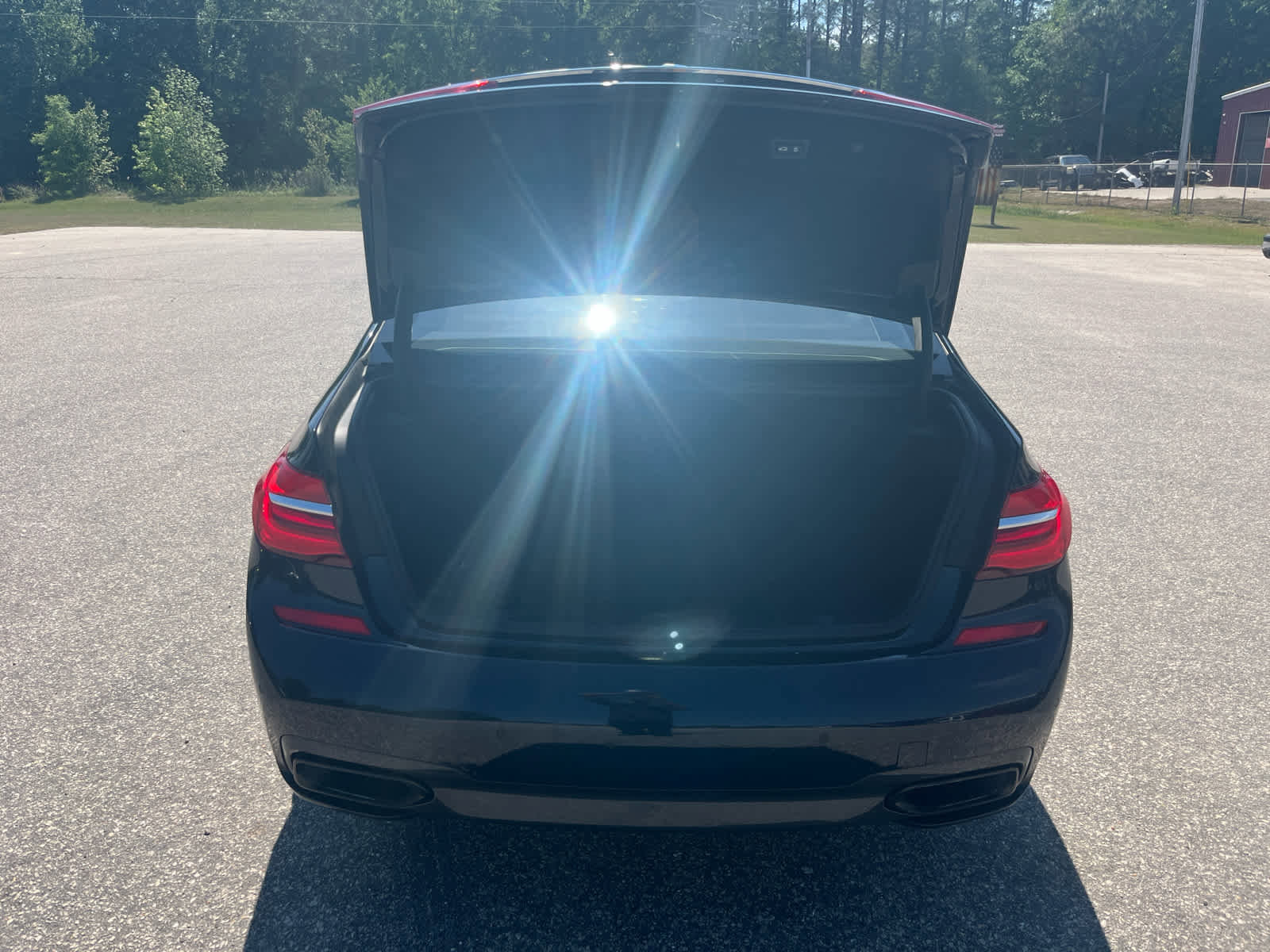 Used 2019 BMW 750i xDrive w/ M Sport Package AWD/4WD image 13