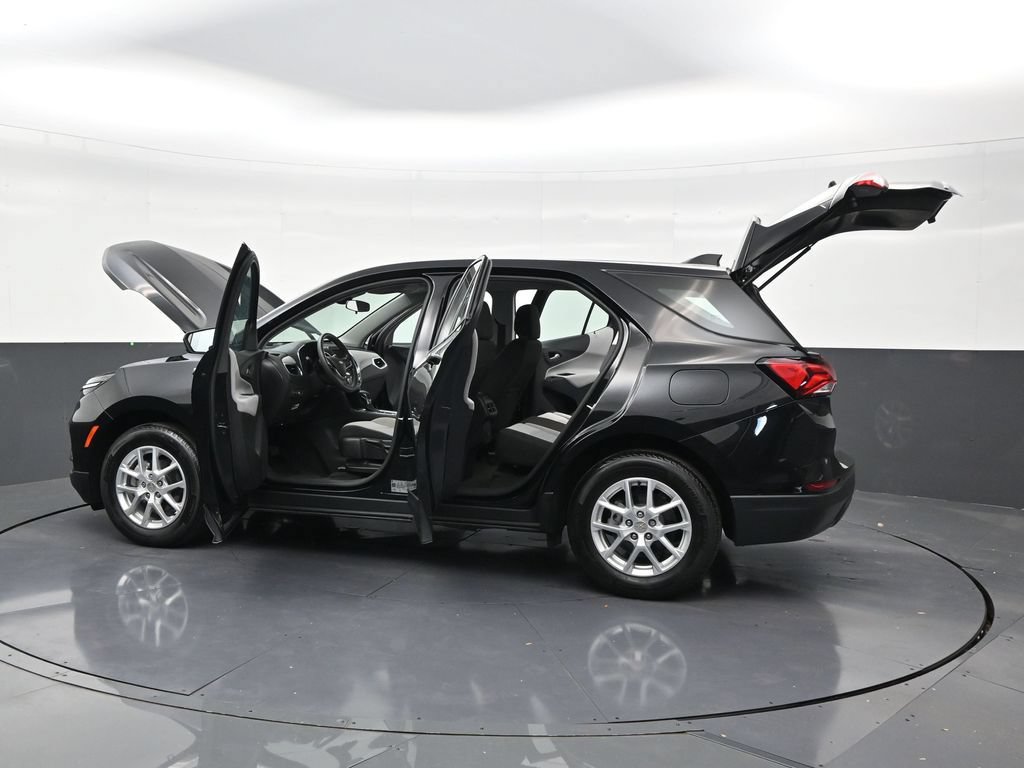 Used 2024 Chevrolet Equinox LS w/ Driver Confidence II Package FWD image 27