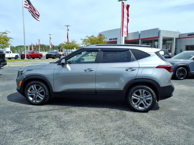 Used 2023 Kia Seltos S image 3