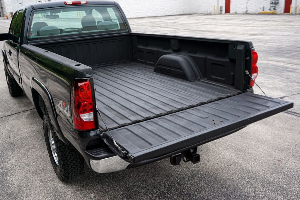 Used 2004 Chevrolet Silverado 2500 LS AWD/4WD image 34