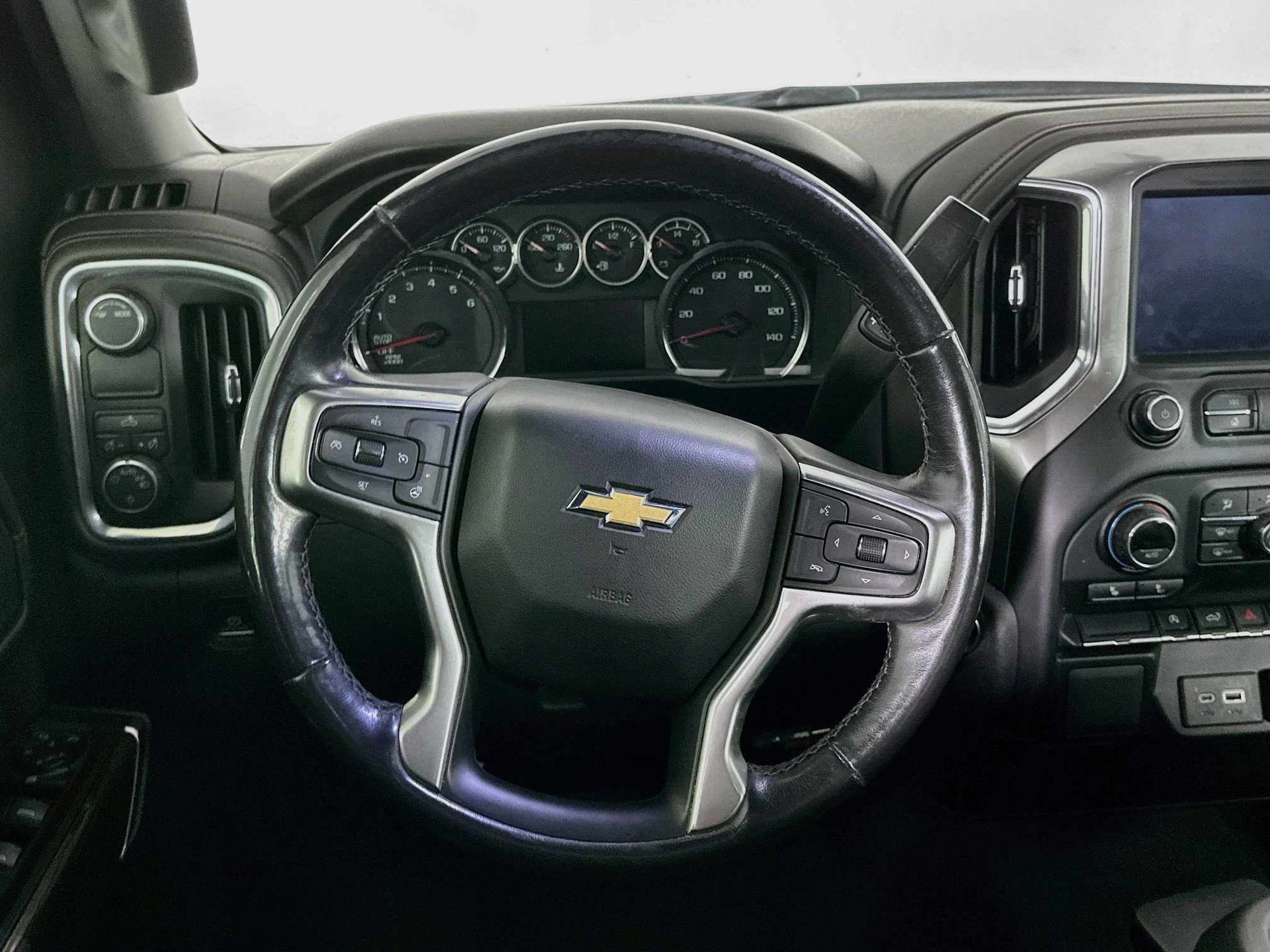 Used 2021 Chevrolet Silverado 1500 LT RWD image 17