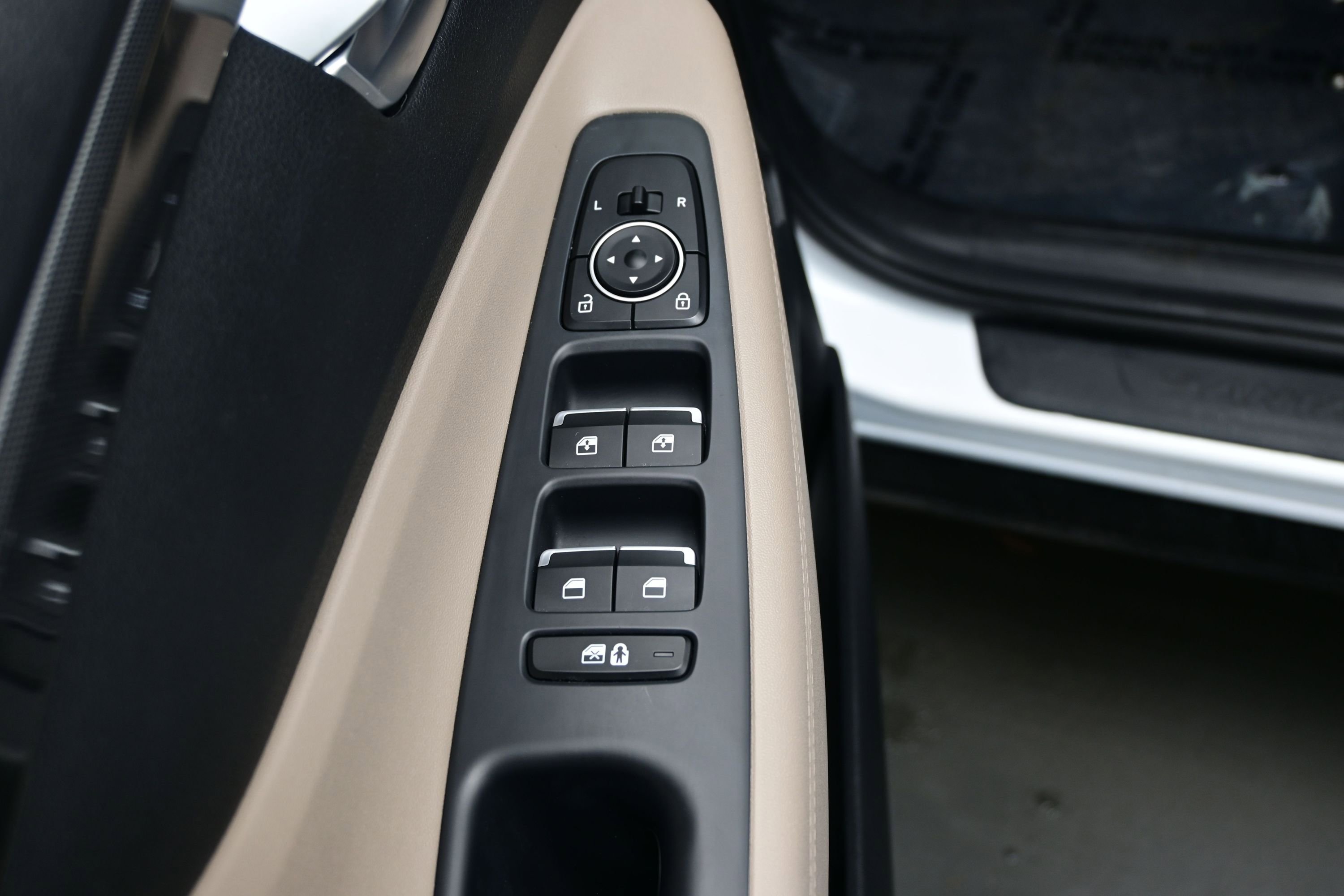 Used 2023 Hyundai Santa Fe SEL AWD/4WD image 10