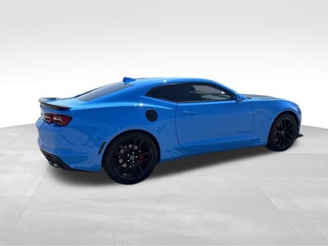 Used 2023 Chevrolet Camaro LT w/ Technology Package RWD image 5