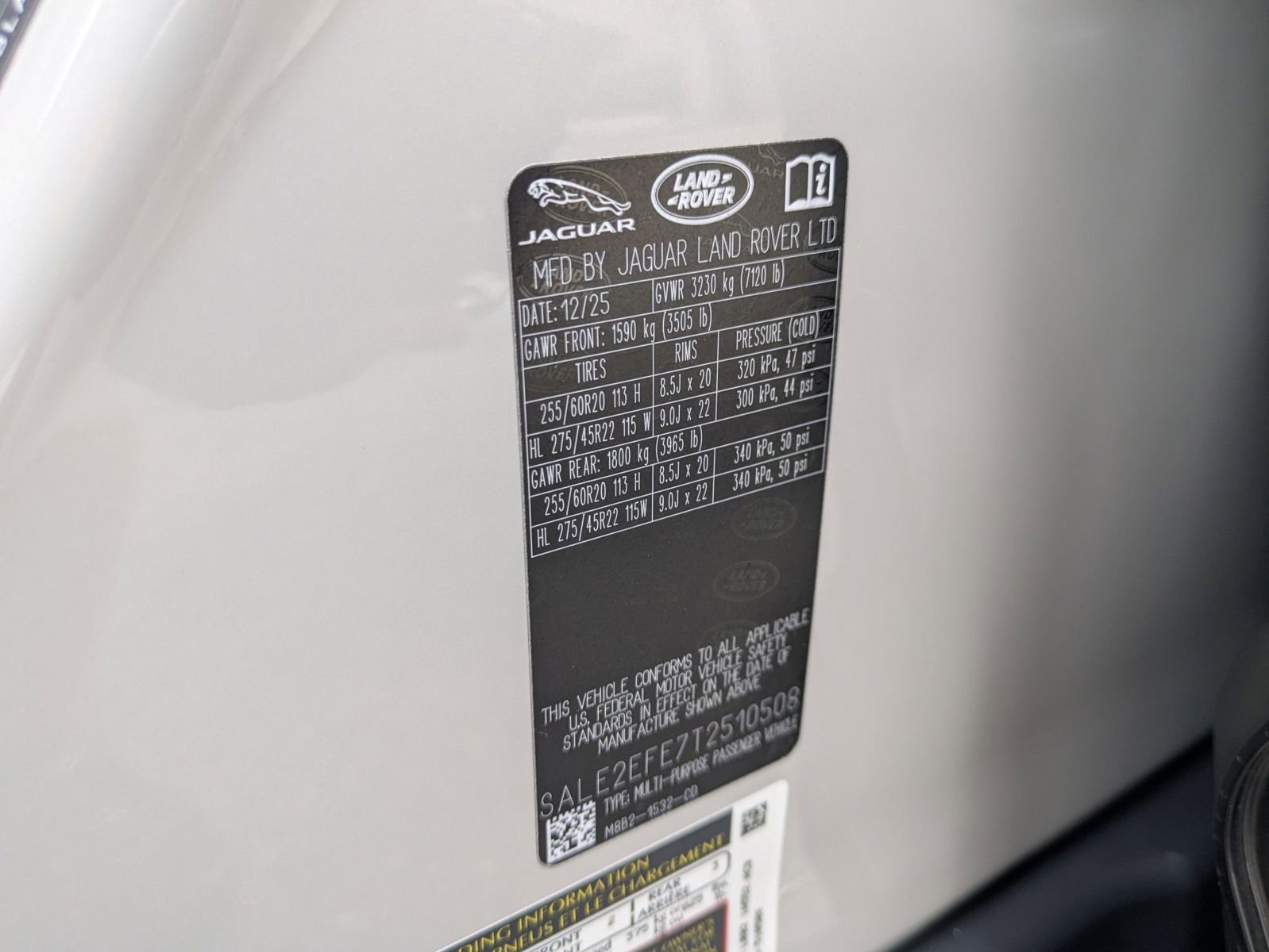New 2026 Land Rover Defender 110 X-Dynamic SE image 35