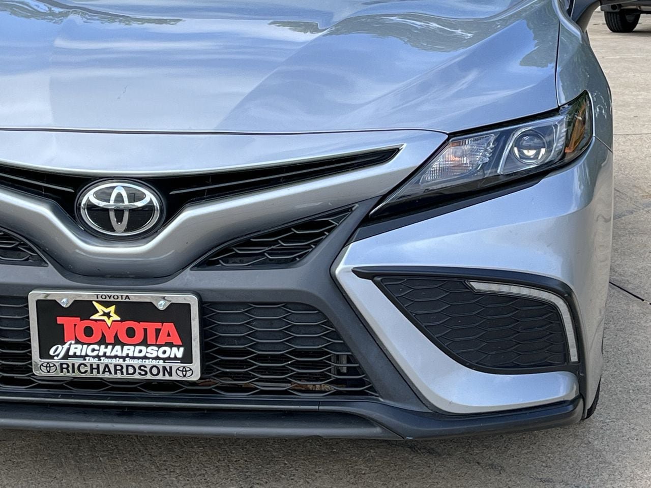 Used 2024 Toyota Camry SE FWD image 8
