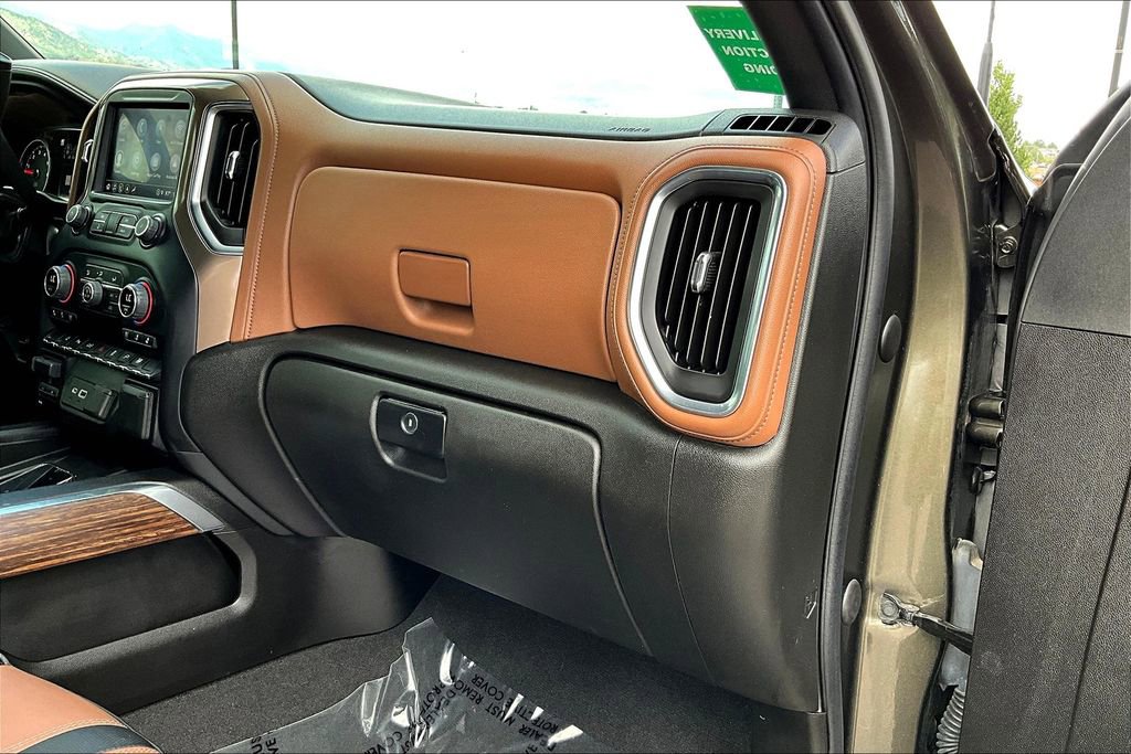 Used 2022 Chevrolet Silverado 3500 High Country w/ Technology Package image 16