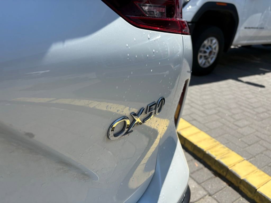Used 2023 INFINITI QX50 Sensory AWD/4WD image 9
