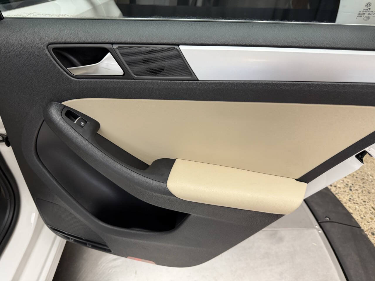 Used 2014 Volkswagen Jetta SE FWD image 21