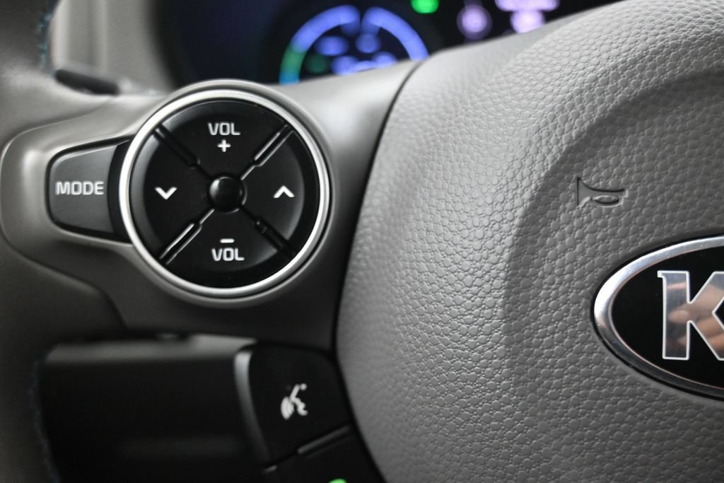 Used 2016 Kia Soul EV + FWD image 20