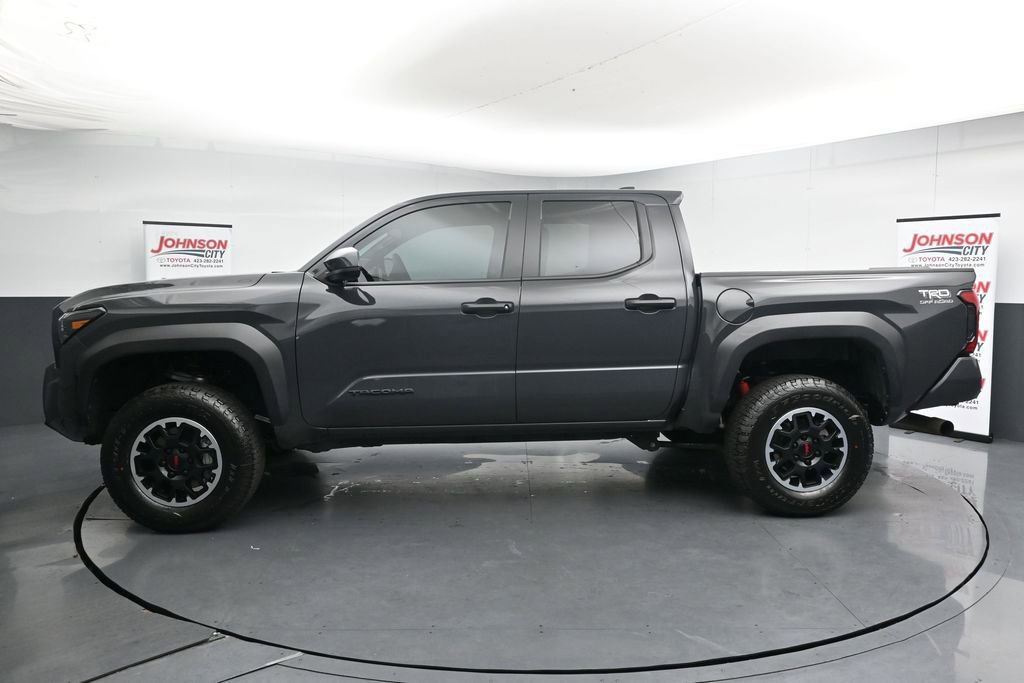 Used 2025 Toyota Tacoma TRD Off-Road AWD/4WD image 5