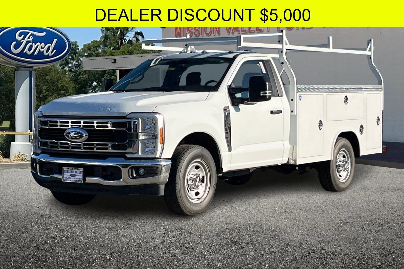 New 2025 Ford F350 XL w/ XL Chrome Package RWD image 8