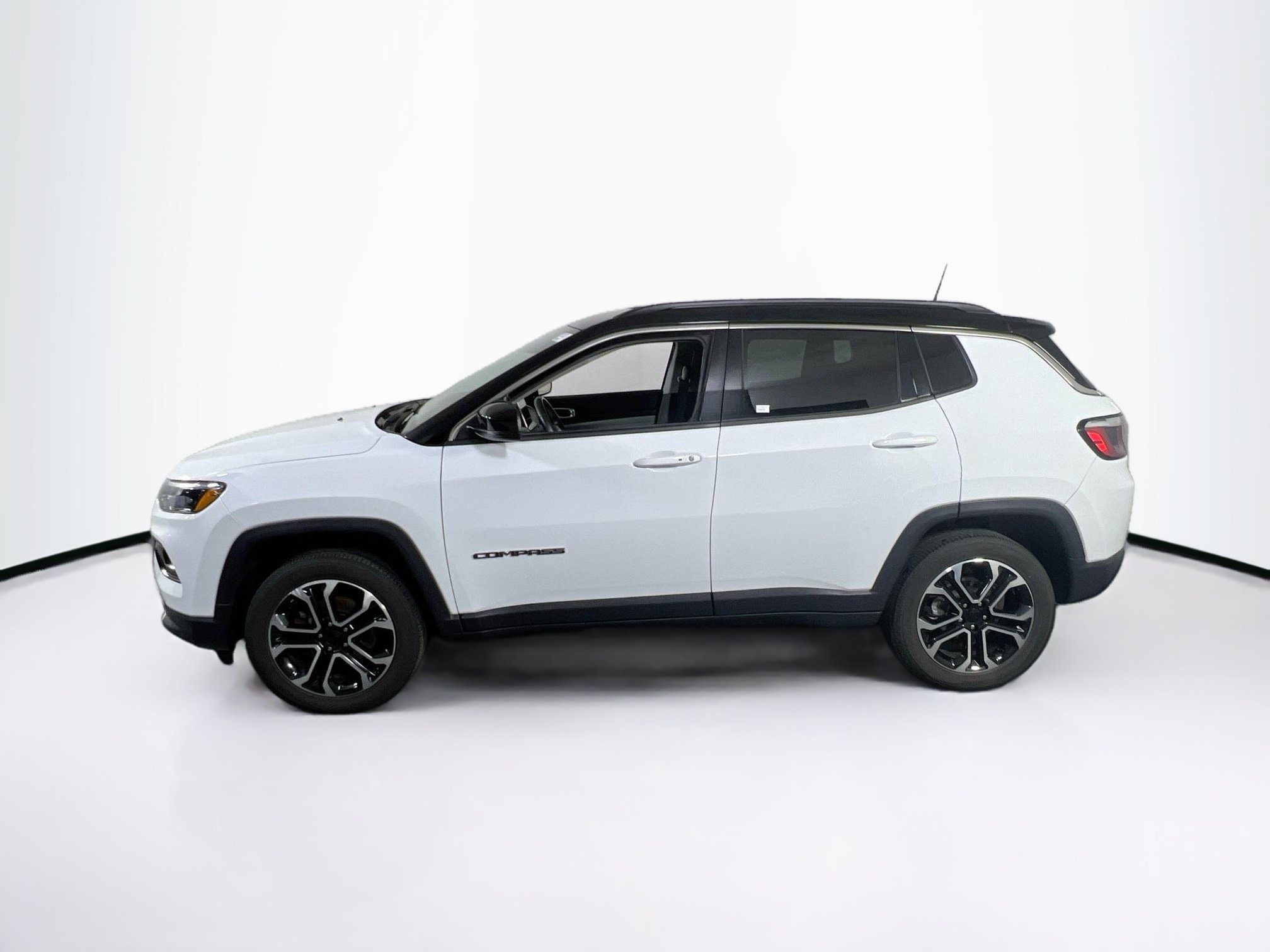Used 2022 Jeep Compass Limited AWD/4WD image 8