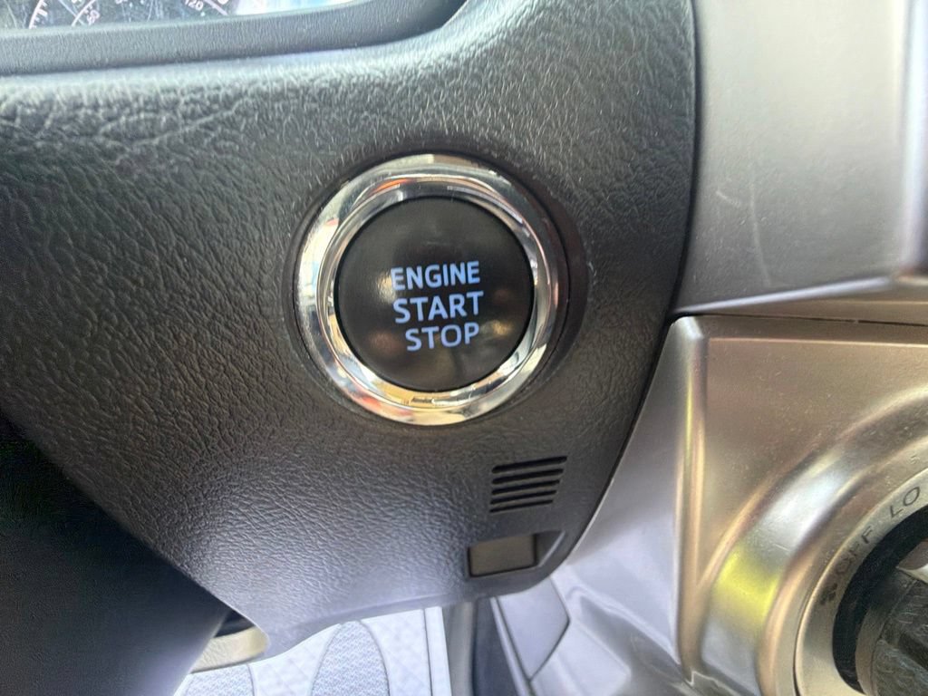 Used 2022 Toyota 4Runner SR5 AWD/4WD image 28