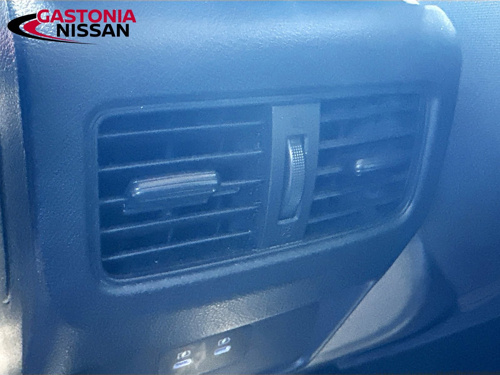 Used 2024 Nissan Rogue SV AWD/4WD image 33
