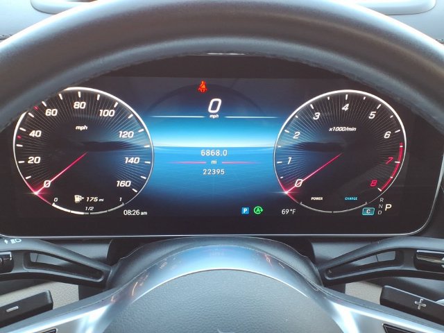 Used 2024 Mercedes-Benz GLC 300 image 11