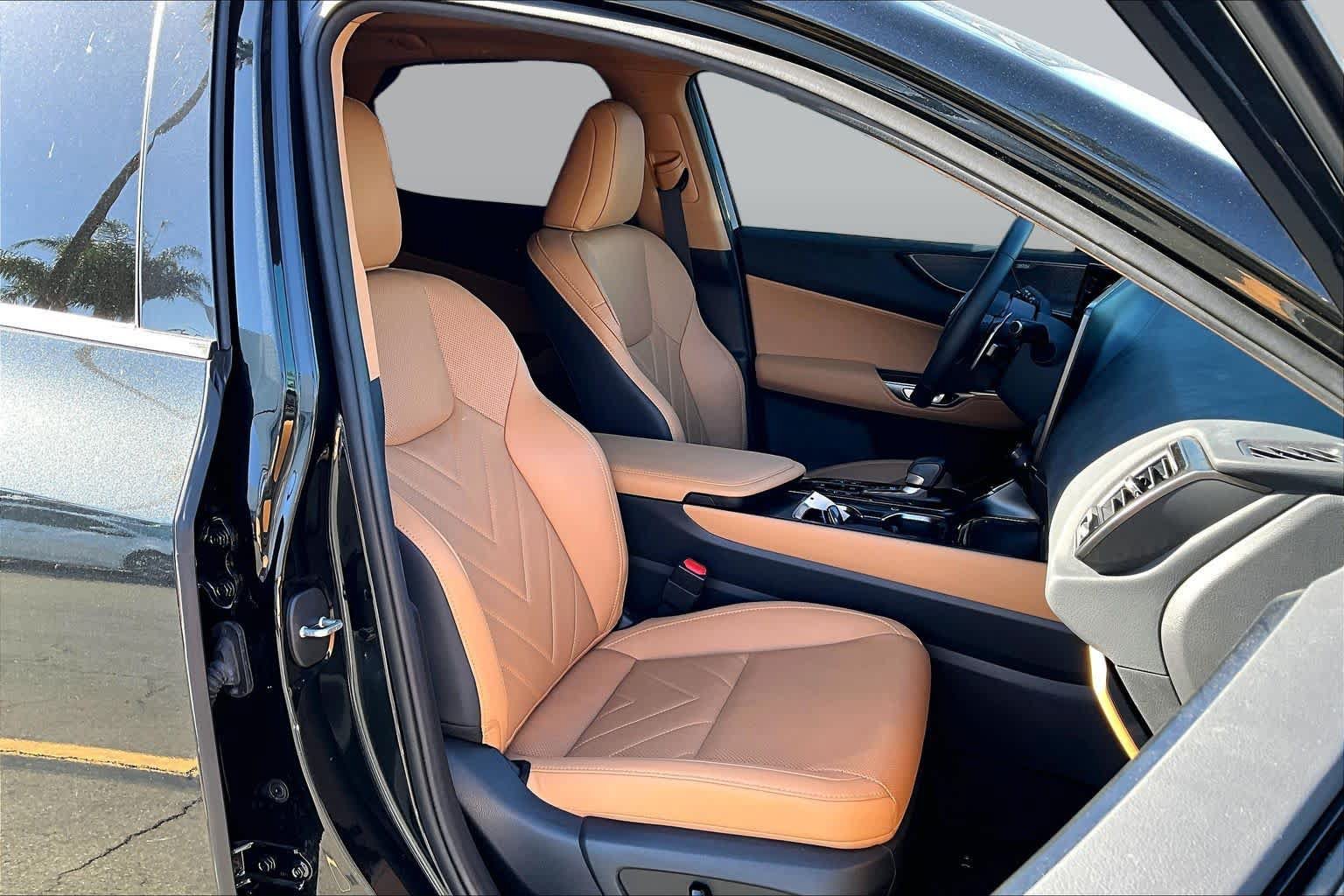 Used 2026 Lexus NX 450h+ AWD w/ Accessory Package (Z2) image 9