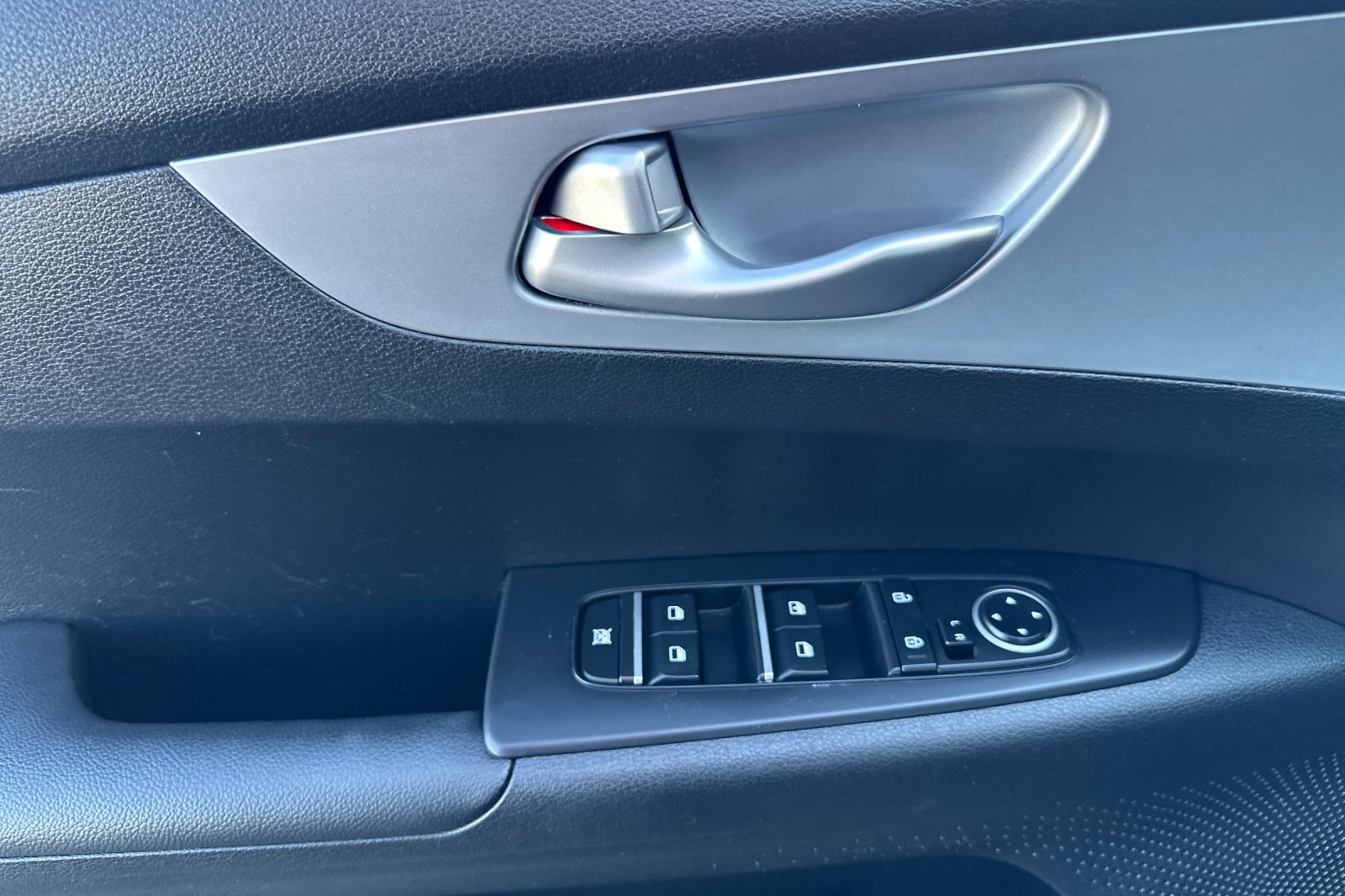 Used 2023 Kia Forte LXS w/ LXS Technology Package image 12