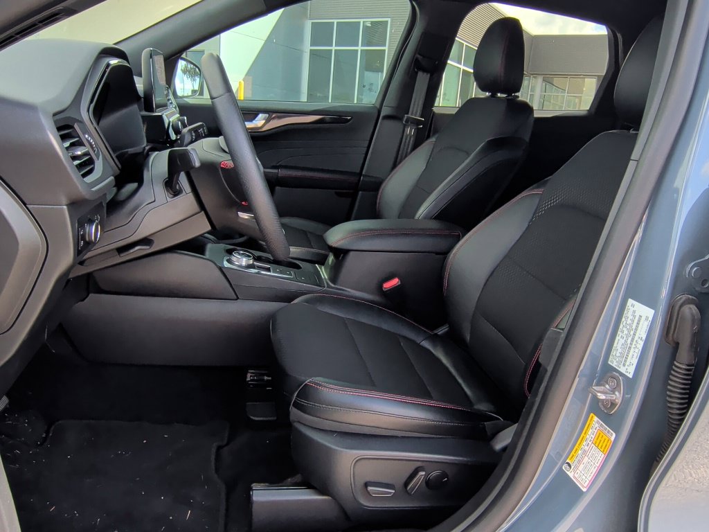 Used 2025 Ford Escape ST-Line w/ Equipment Group 301A FWD image 12