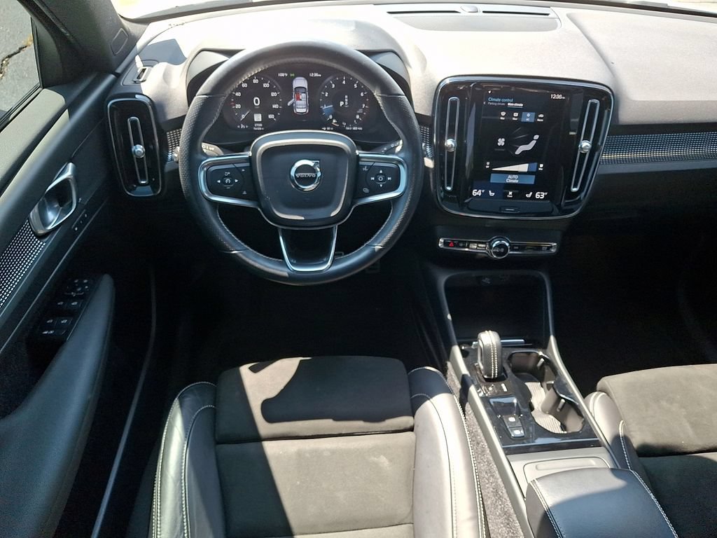 Used 2021 Volvo XC40 T5 R-Design w/ Climate Package AWD/4WD image 11