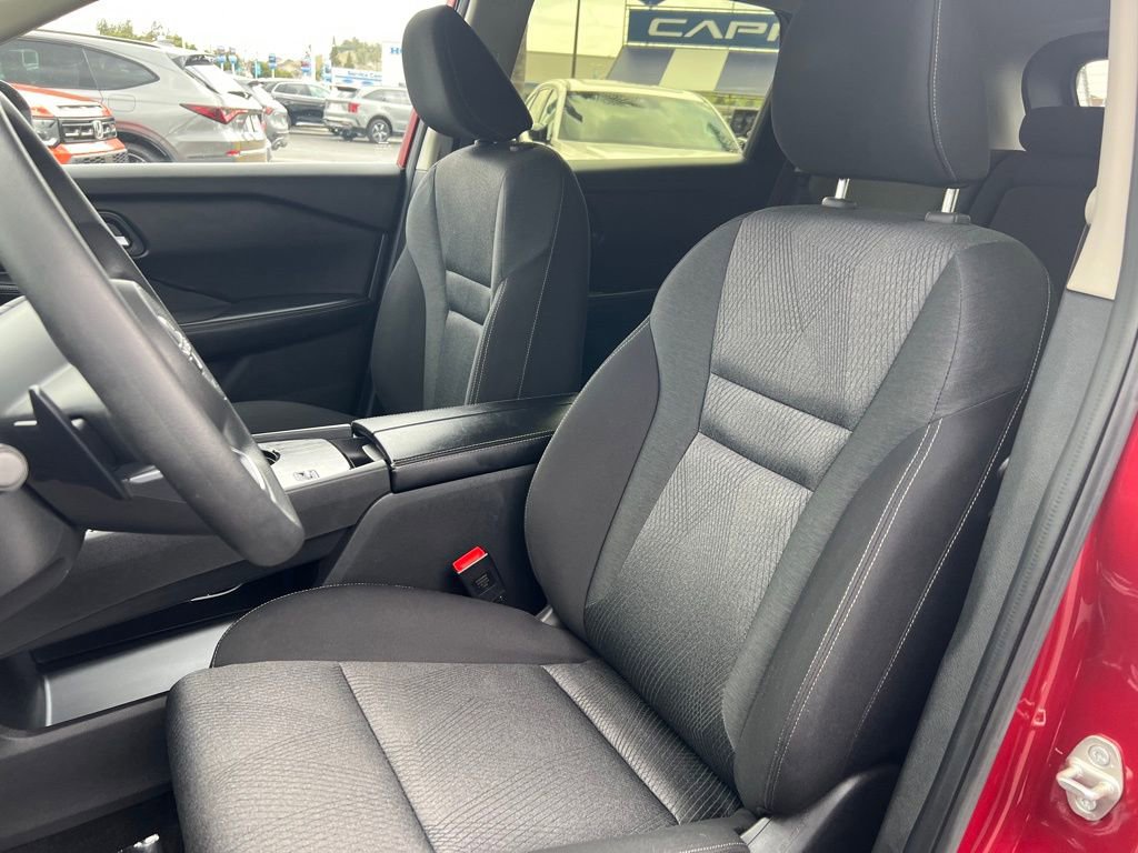 Used 2024 Nissan Rogue SV image 16