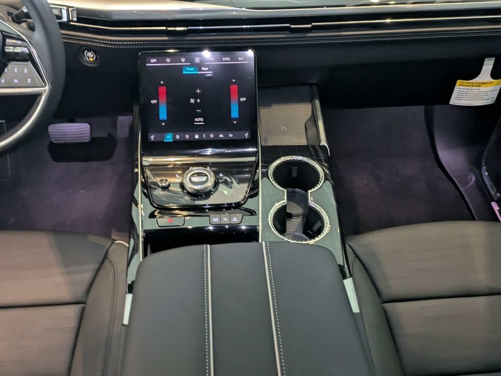 New 2026 Cadillac Escalade Sport w/ LPO, ONYX Package AWD/4WD image 22