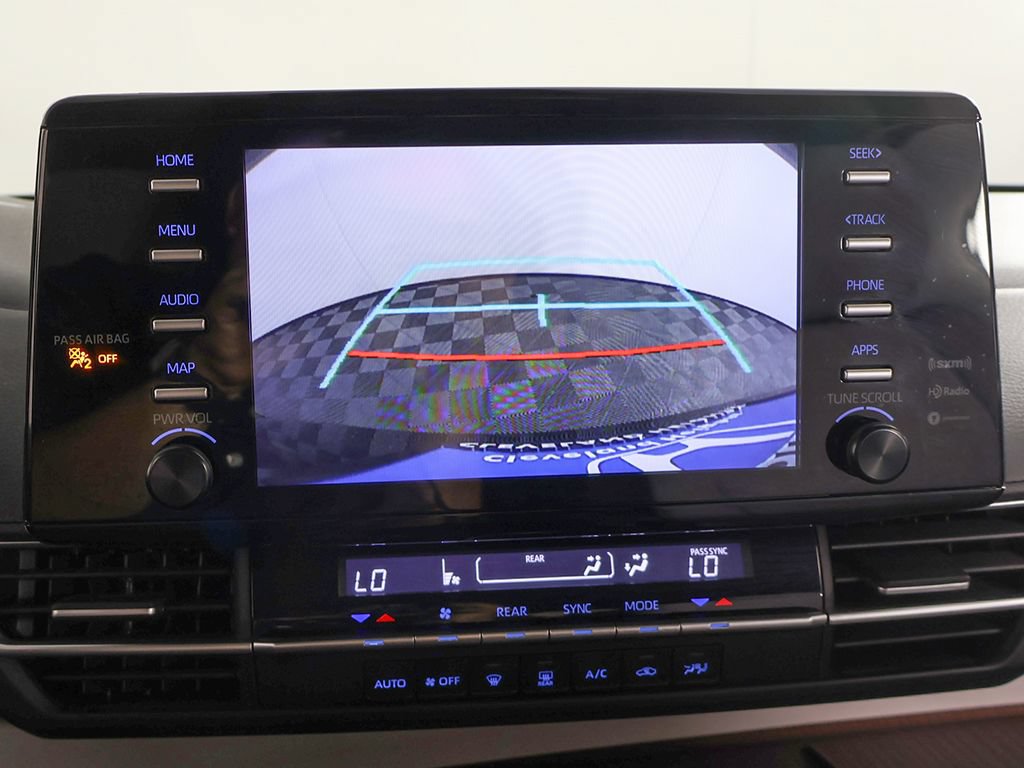 Used 2024 Toyota Sienna LE AWD/4WD image 40