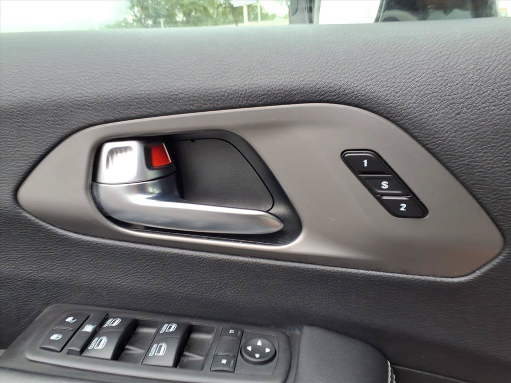 Used 2025 Chrysler Pacifica Select FWD image 15