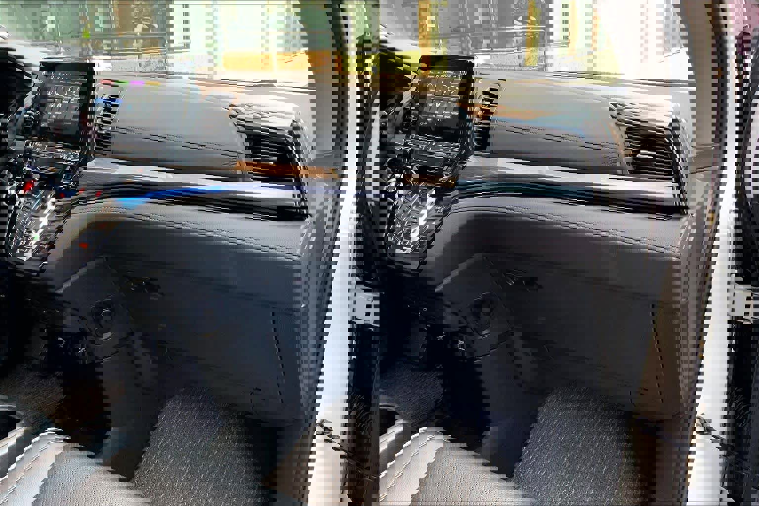 Used 2023 Honda Odyssey Elite image 17