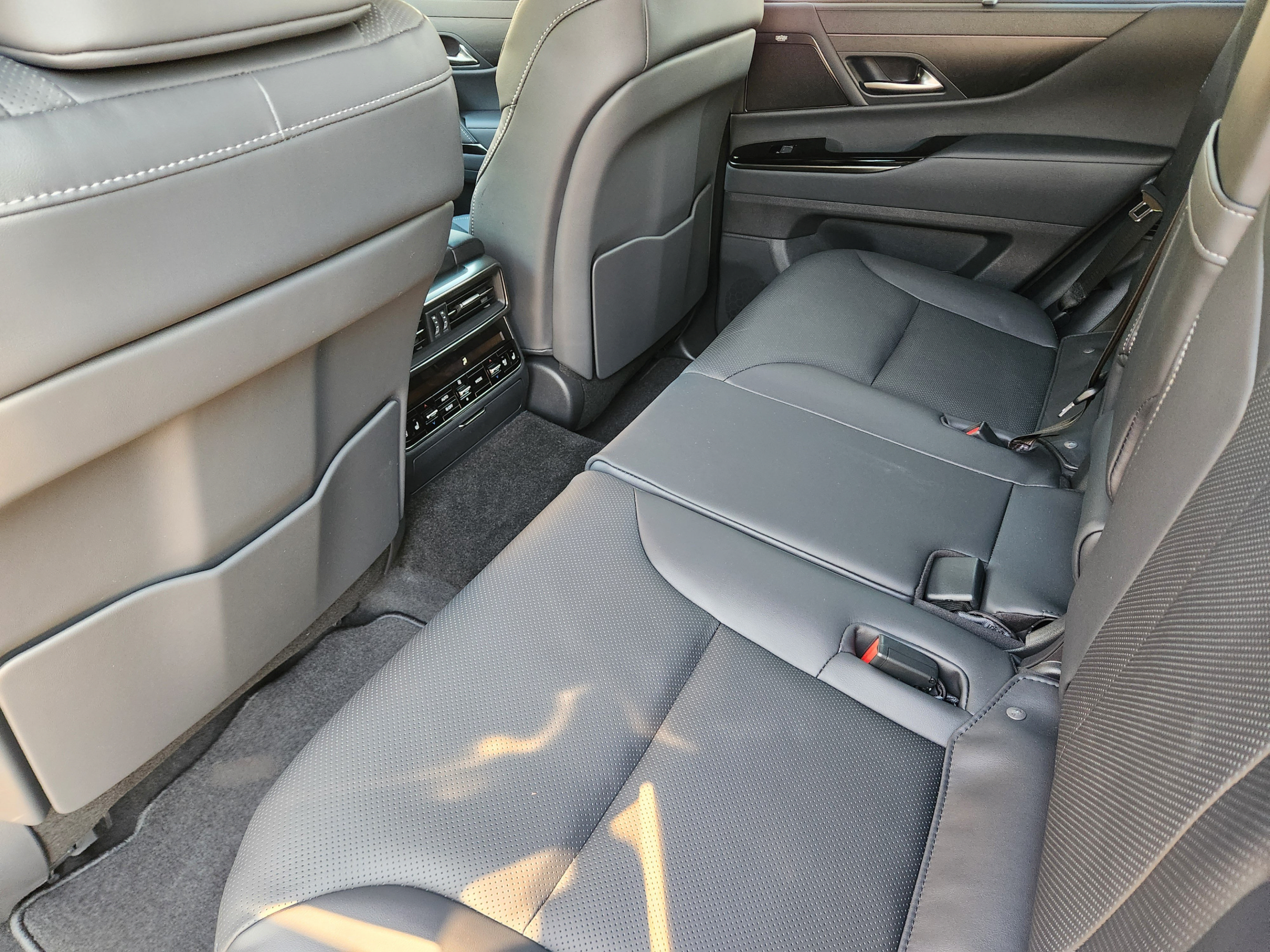 New 2026 Lexus LX 700h Luxury AWD/4WD image 22