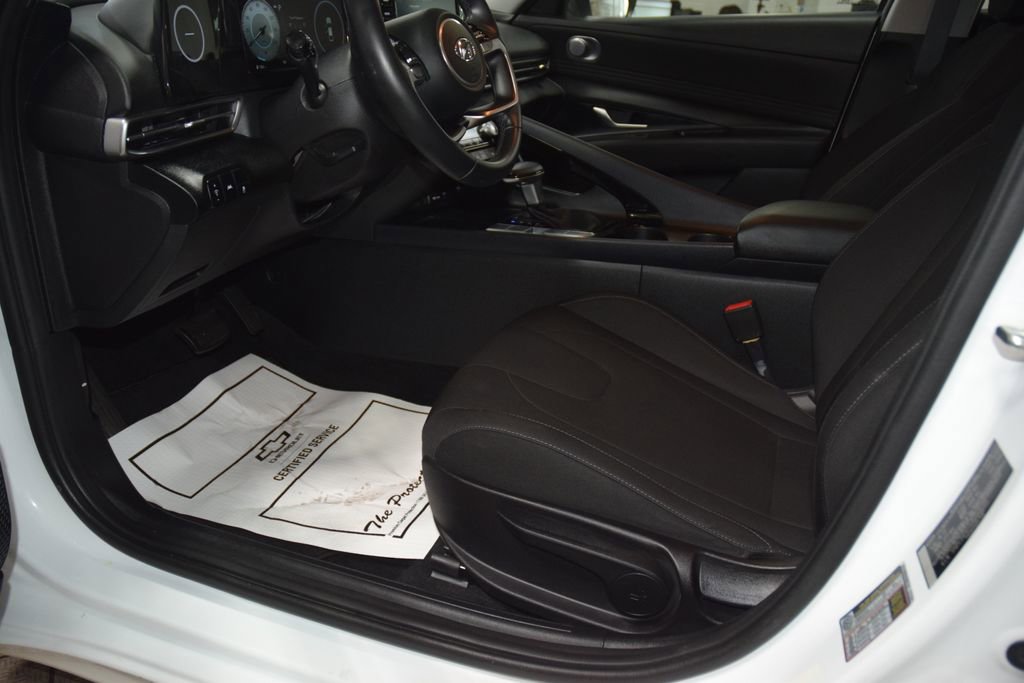 Used 2022 Hyundai Elantra SEL w/ Convenience Package FWD image 30