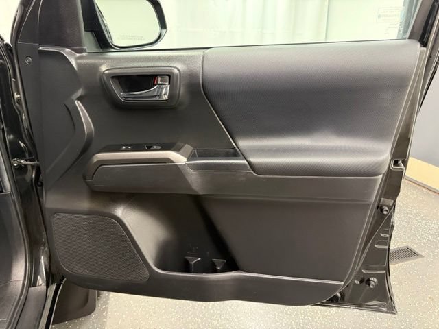 Certified 2023 Toyota Tacoma TRD Off-Road AWD/4WD image 8
