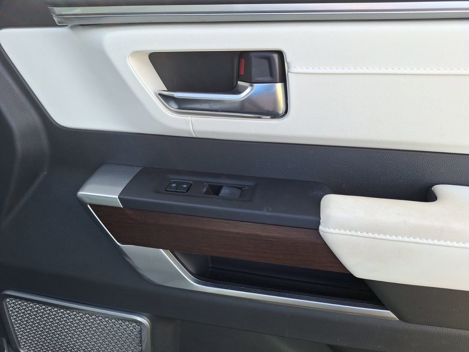 Used 2024 Toyota Sequoia Capstone image 36