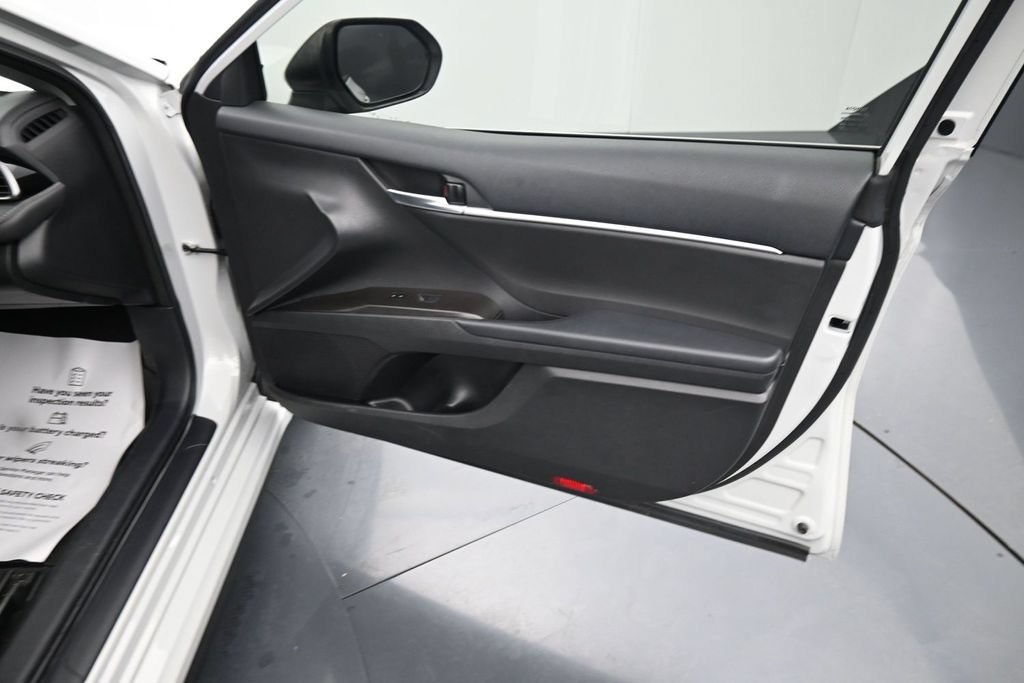 Used 2023 Toyota Camry SE w/ Audio Upgrade Package FWD image 12