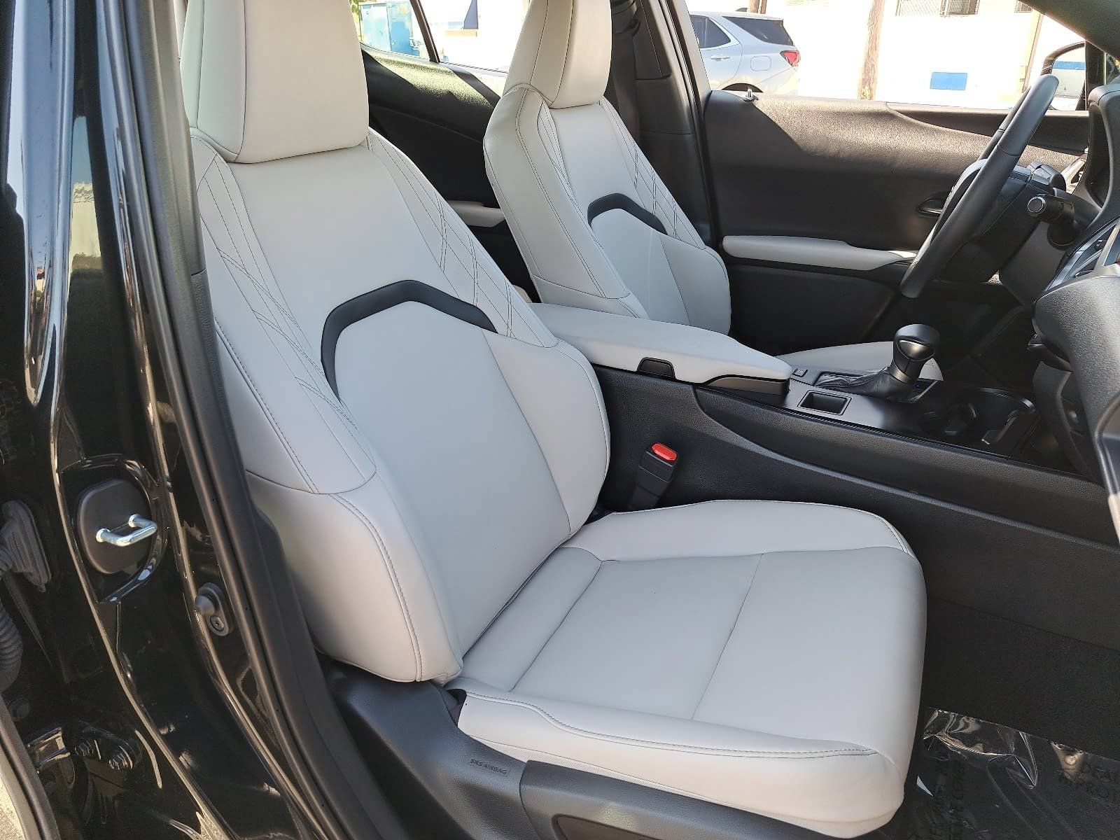 Used 2024 Lexus UX 250h FWD image 10