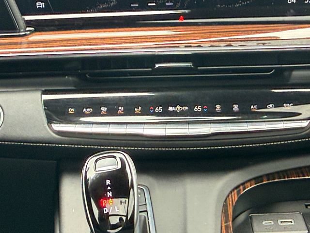 Used 2021 Cadillac Escalade ESV Premium Luxury AWD/4WD image 4
