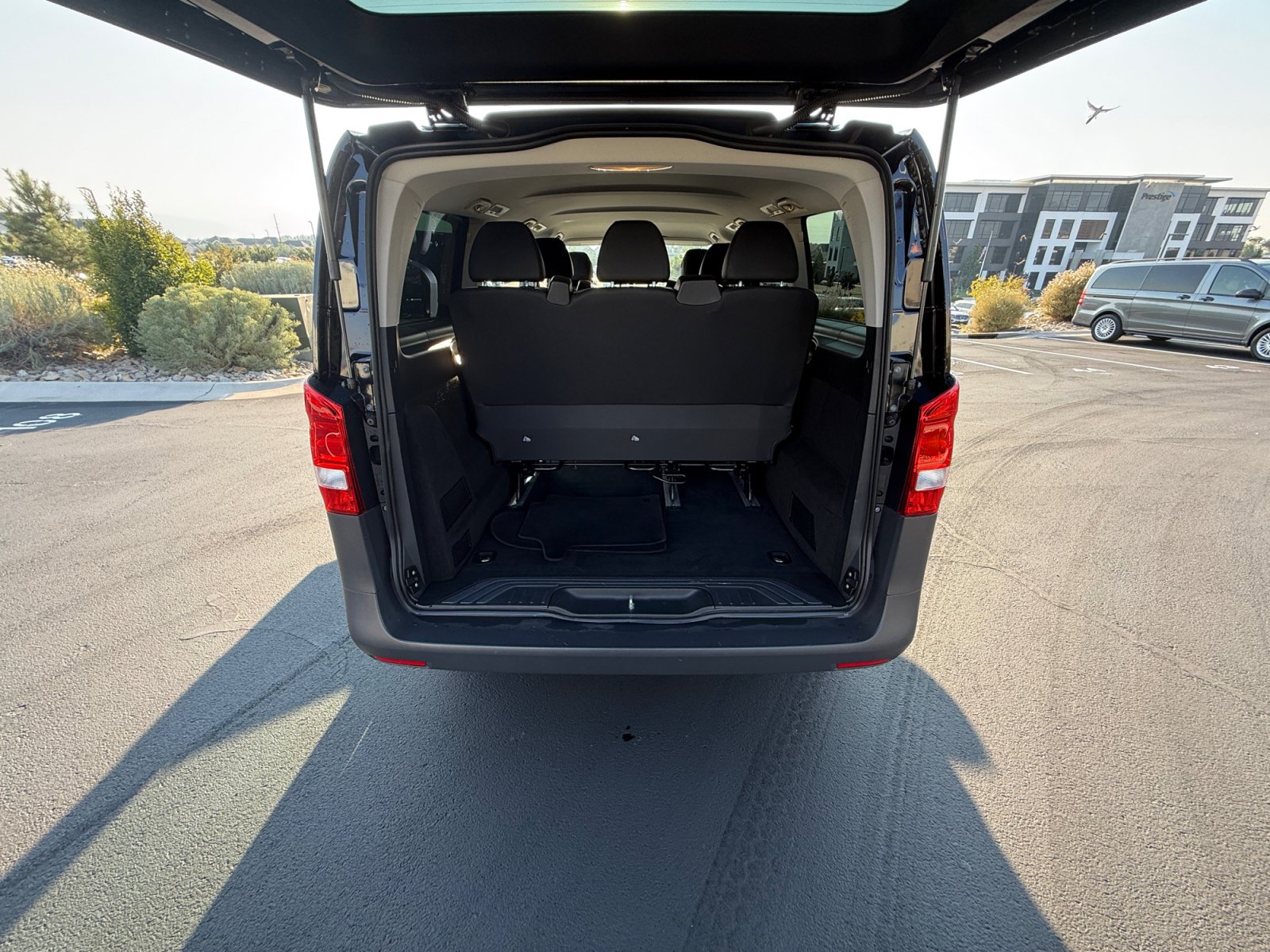 Used 2023 Mercedes-Benz Metris Passenger image 34